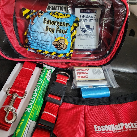 Red Dog Travel Safety Kit - Picture 1 of 5